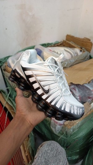 Nikee Shox TL Metallic Silver White Black 215 royal Nikee Shox TL Metallic Silver White Black 215 royal