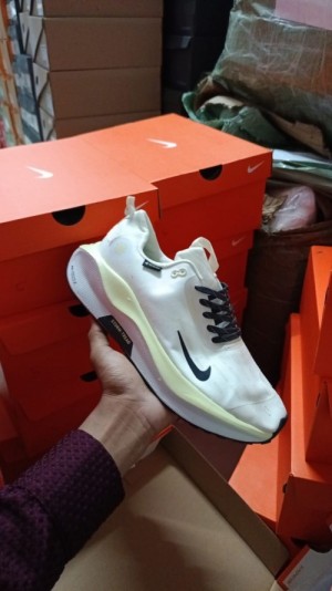 Nikee Infinity Run 4 Gore Tex Pale Ivory Running Shoes 191 royal Nikee Infinity Run 4 Gore Tex Pale Ivory Running Shoes 191 royal
