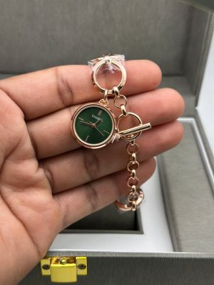 _Chanel_Rose_Green_Round_B5