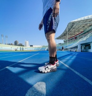 On Cloudboom Strike Limelight