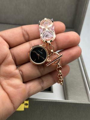 _Chanel_Rose_Black_Round_B5