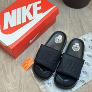 Nik e Offcourt Classic All Black Slides
