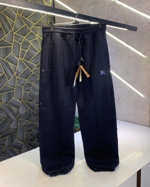 Burberry_Navy_Blue_Embroidery_Logo_Premium_Jogger_Sweatpant_(1099)