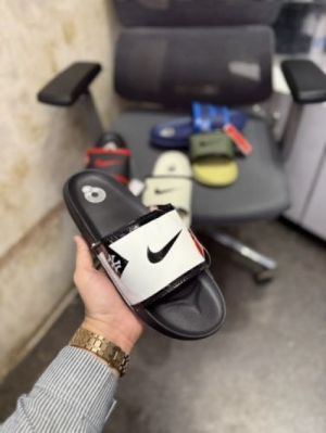 Nik e Off Court Ny White Slides