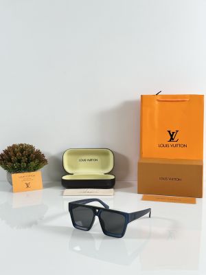 Louis_Vuitton_1502_Blue_Black