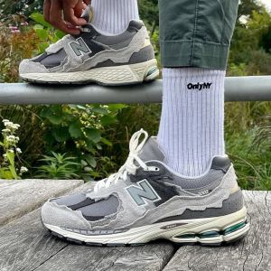 Ne_w Balance 2002R Rain Cloud Men Shoes