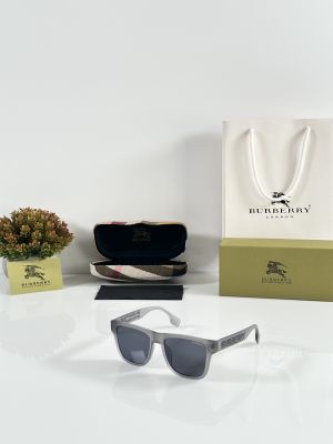 Burberry_4458_Grey
