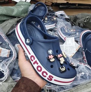 WMNS Croc s Bayaband Classic Clogs Navy With 10 Jibbits Charms