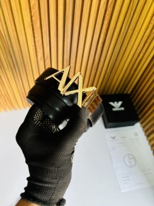 Arm Exc Belt Pure Gold With OG Brand Box Arm Exc Belt Pure Gold With OG Brand Box