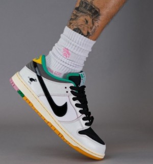 NIK E SB DUNK LOW WHITE CLEAR EMERALD SALE