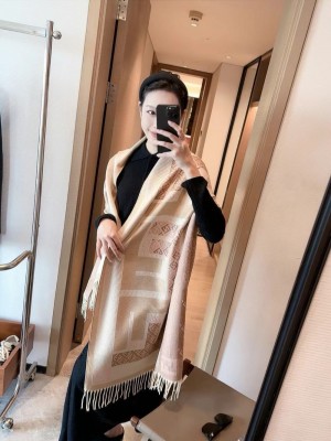 Fendi_Premium_Unisex_Woollen_Stole_withbox_1977
