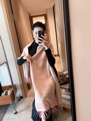 Fendi_Premium_Unisex_Woollen_Stole_withbox_1978