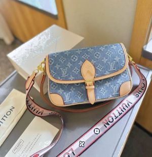 louis-vuitton ldiane monogram mirror bag with box 26