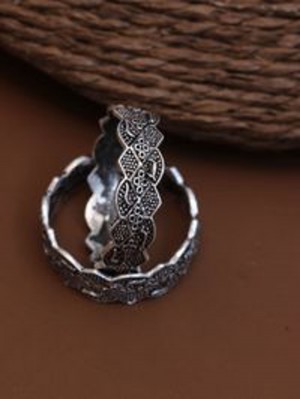 FINGER RINGS 