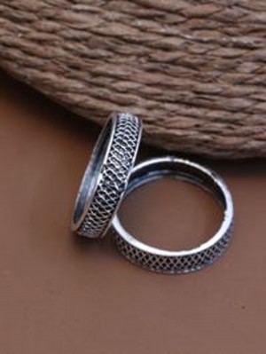 FINGER RINGS