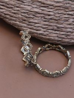 FINGER RINGS 