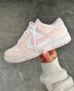 NIKEE DUNK LOW PINK PAISLEY C S