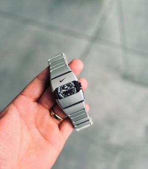 NIKE_SILVER-NEON