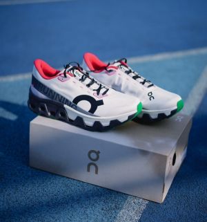 On Cloud Boom Strike Limelight Wolf Running Shoes