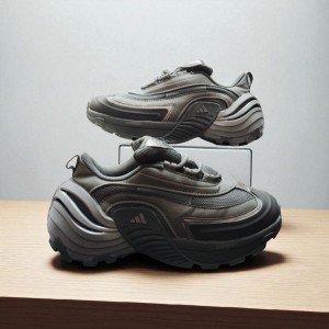 Adidass Wonder Runner Turbo Grey