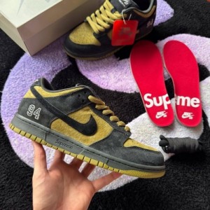 supreme x Nikee sb dunk low camper green Black C S