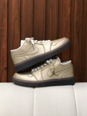 Nikee Air Jordan 1 Low SE Metallic Zinc