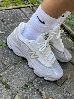 New Balance 1000 Grey Cream