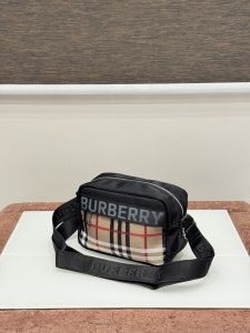 Burberry_Premium_Mens_Sling_Bag_661-18_Black