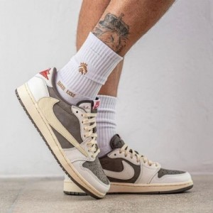 Nikee Air Jordan Retro 1 Low Reverse Mocha SEMI UA quality 674