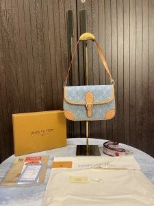 louis-vuitton ldiane monogram mirror bag with box 26
