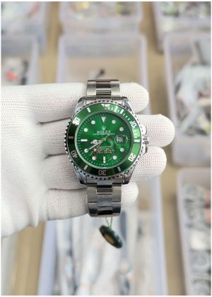 Role_x Oyster perpetual Submarine Silver-Green