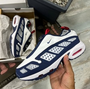 Nikke Airmax SNDR white Navy