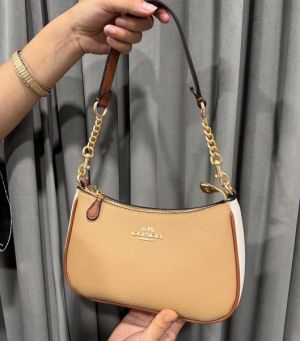 _Coach_teri_shoulder_bag__with_og_box__(6106-Multi)