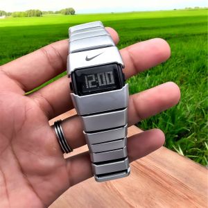 _NIKE_DIGITAL_SILVER_