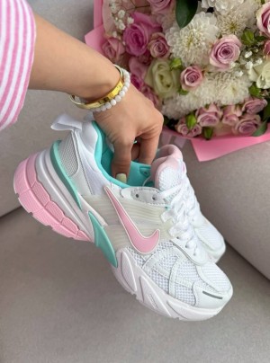 Nikee V2R Runtek Summit Pink