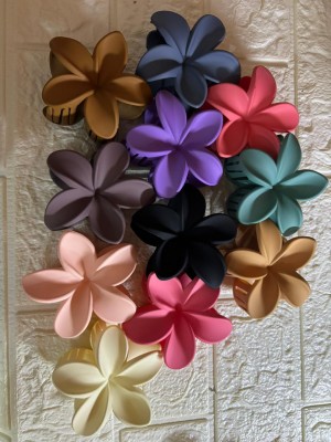 Flower clutches