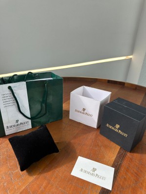AUDERMARS PIGUET KIT WITH CARRY BAG