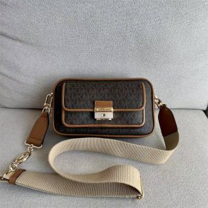 Michael_Kors_Bradshaw_Camera_With_OriginalBox