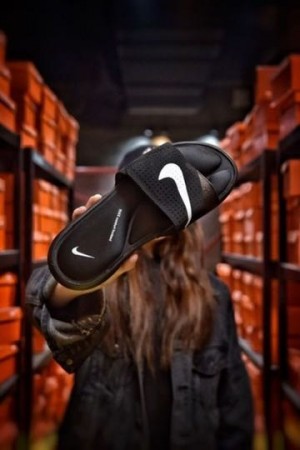 Nike-Ultra-Slide-Black