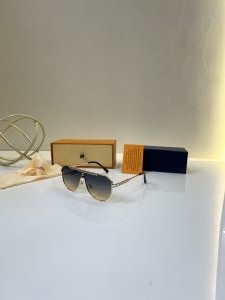 Louis_vuittion_22295_gold blue
