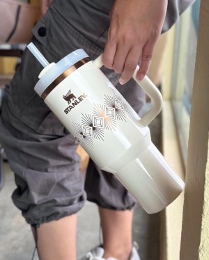 Stanley x Deco Collection Quencher H2 O FlowState Tumbler 40 OZ Cream