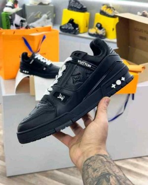 Louis_Vuitton Trainer Black Embossed Monogram 200