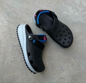 _crocs_classic_hiker_clog