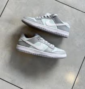 Nike-SB-Dunk-Low-GS-Two-Toned-Grey-Pure-Platinum-White