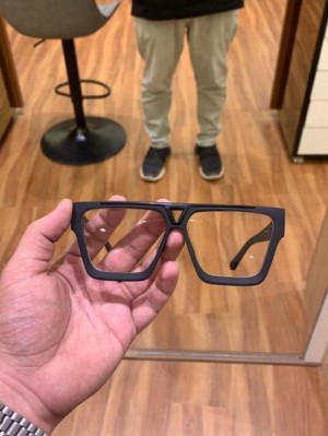 LOUI S VUITTON FRAME 