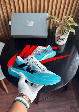 NEW BALANCE SC ELITE V4