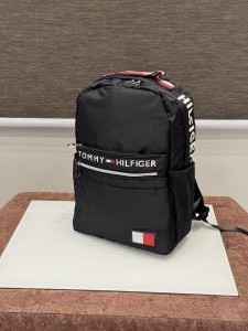 Tommy_Hilfiger_Premium_Backpack_606_Black