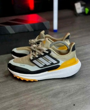 ultraboost light cold rdy wonder beige flas orange