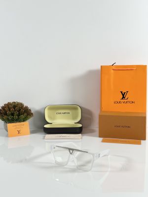 Louis_Vuitton_1502_Ice_Day