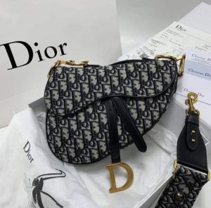 DIO_R SADDLE BLACK WITH OG BOX AND DUST BAG PREMIUM QUALITY (BLACK)